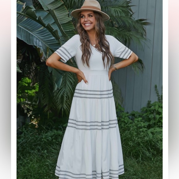 White Half Sleeve Maxi Dress *NEVER WORN* - Picture 6 of 6